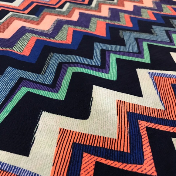 Colorful Chevron Striped Top M - Picture 6 of 7